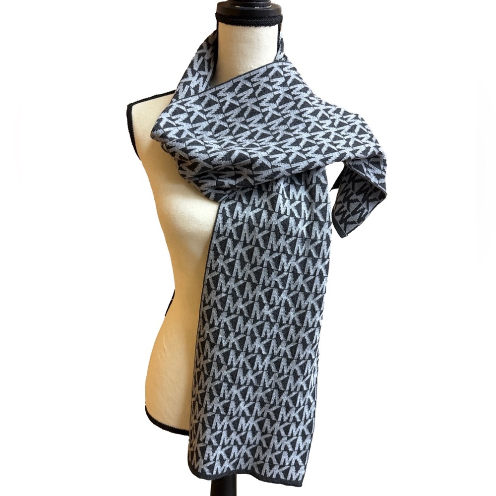 NWOT Michael Kors Gray Logo Knit Scarf